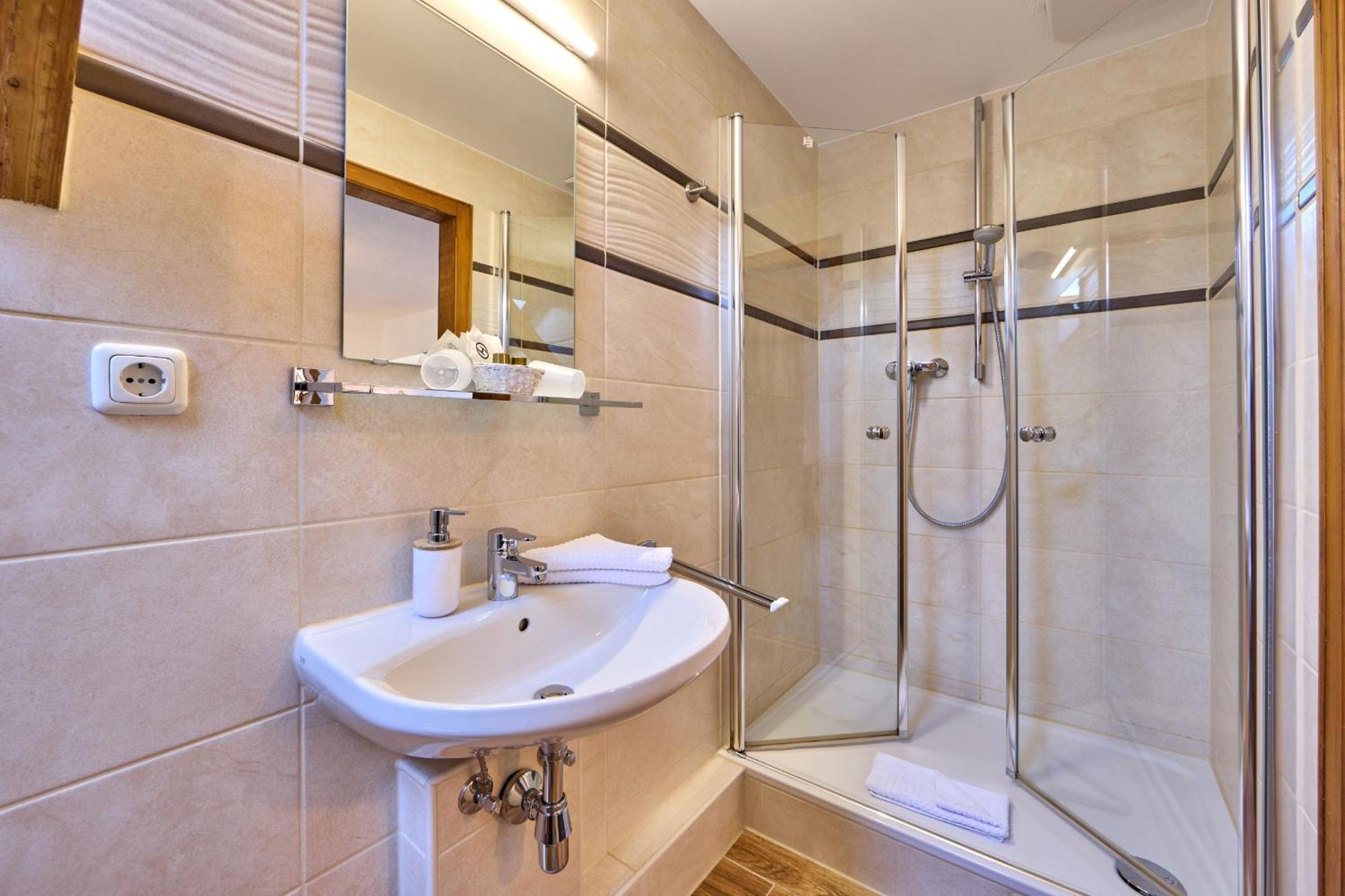Hotel Drei Mohren Гармиш-Партенкирхен Екстериор снимка