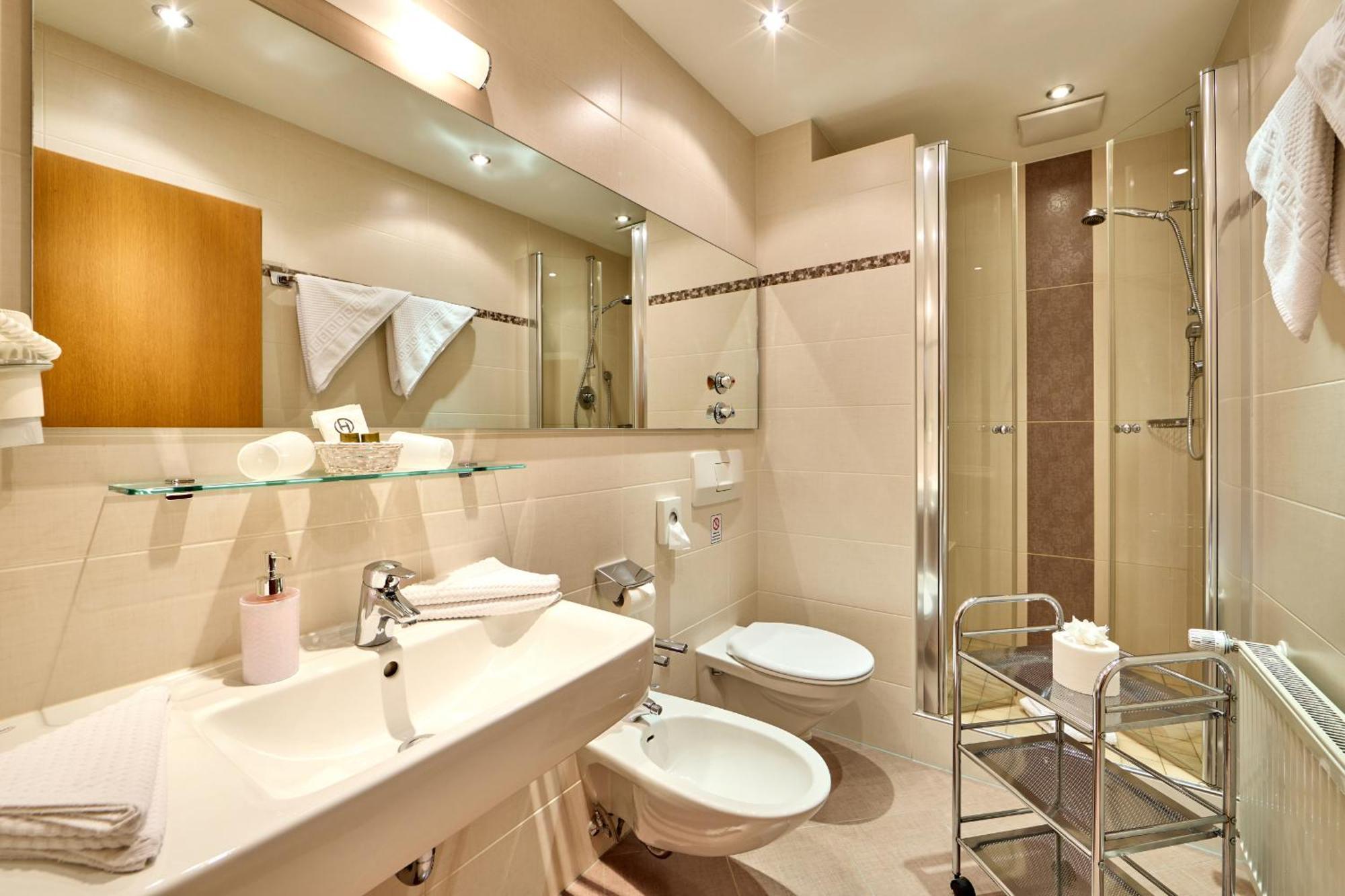 Hotel Drei Mohren Гармиш-Партенкирхен Стая снимка